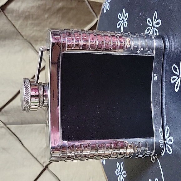 EUC- Jack Daniels Old No. 7 Tennessee Whisky Stainless Steel Flask - Picture 3 of 5